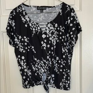 Thomas&Olivia Black Tie Front Short Sleeve Blouse with rhinestone detail Sz Mp